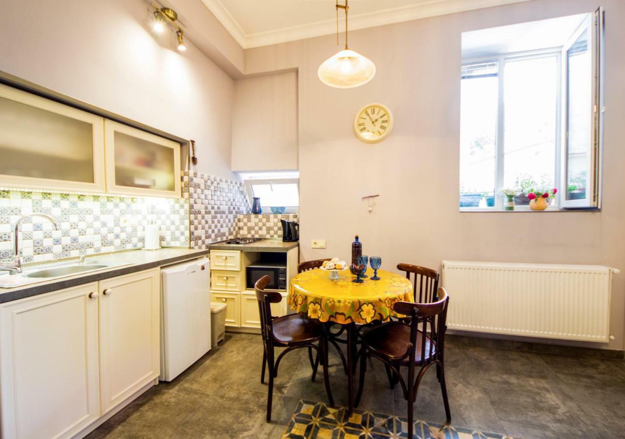 Sofia Apartment In Old Tbilisi Buitenkant foto